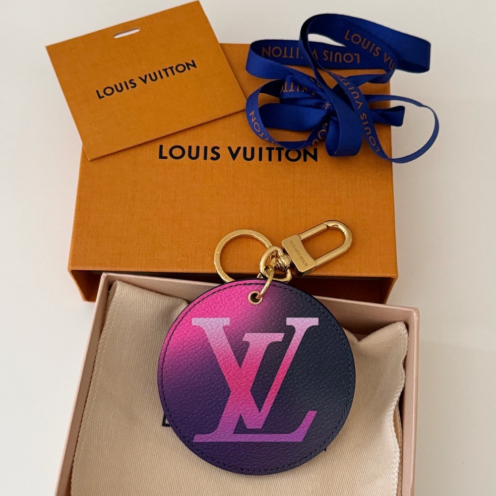 Louis Vuitton Bag Charm Key Holder M00665, Midnight Fuschia - Picture 13 of 13